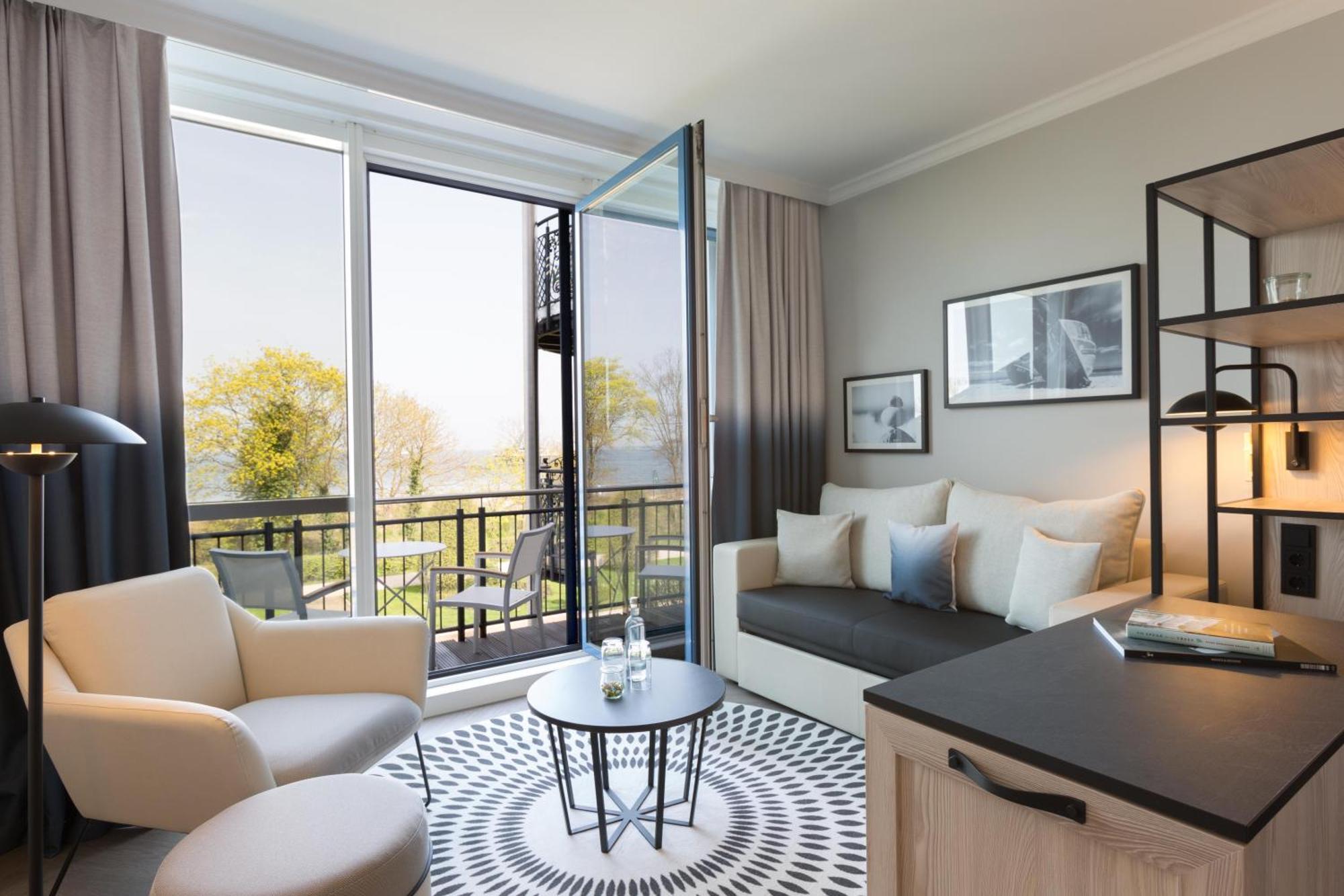 Renovated Deluxe Double Room Balcony